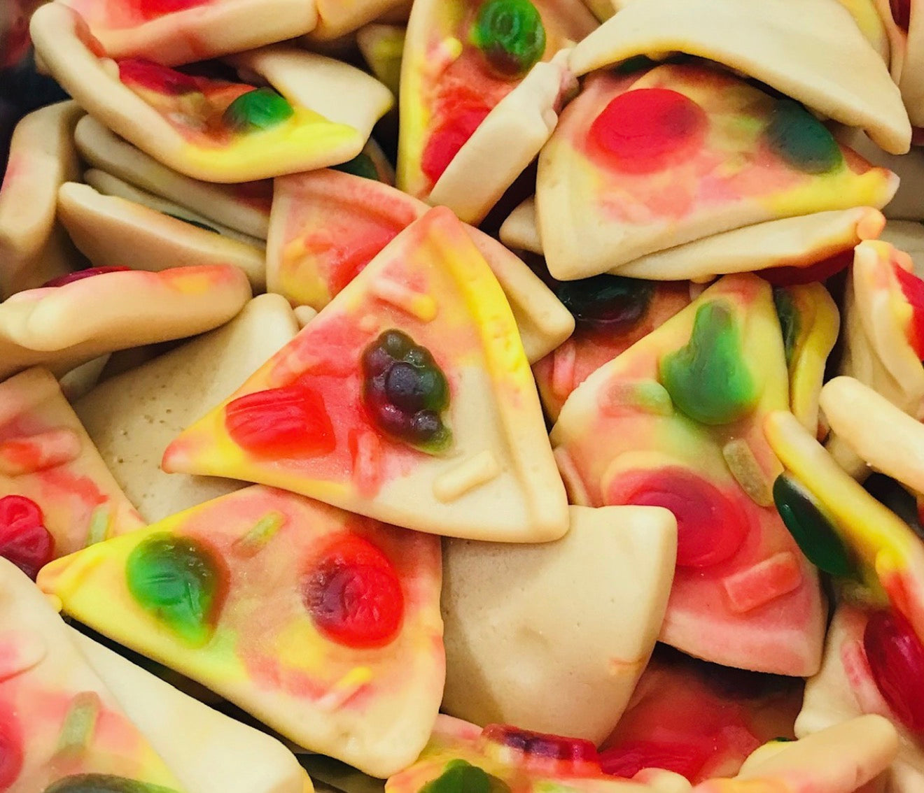 Pizza Slices ( Per 100g )
